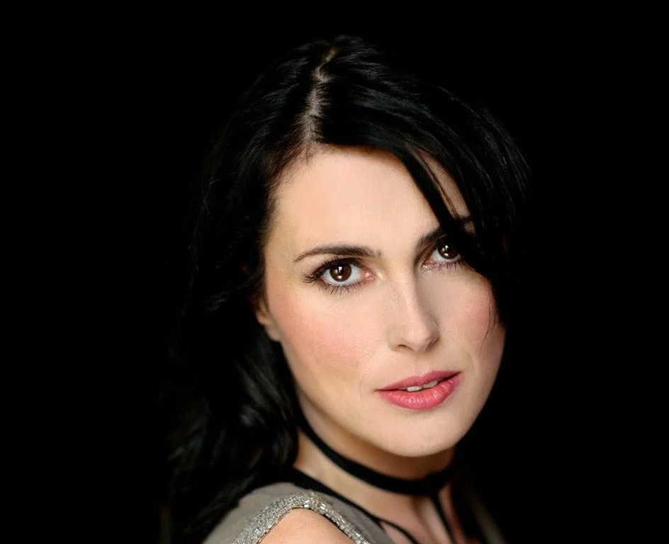 AI Sharon Den Adel picture